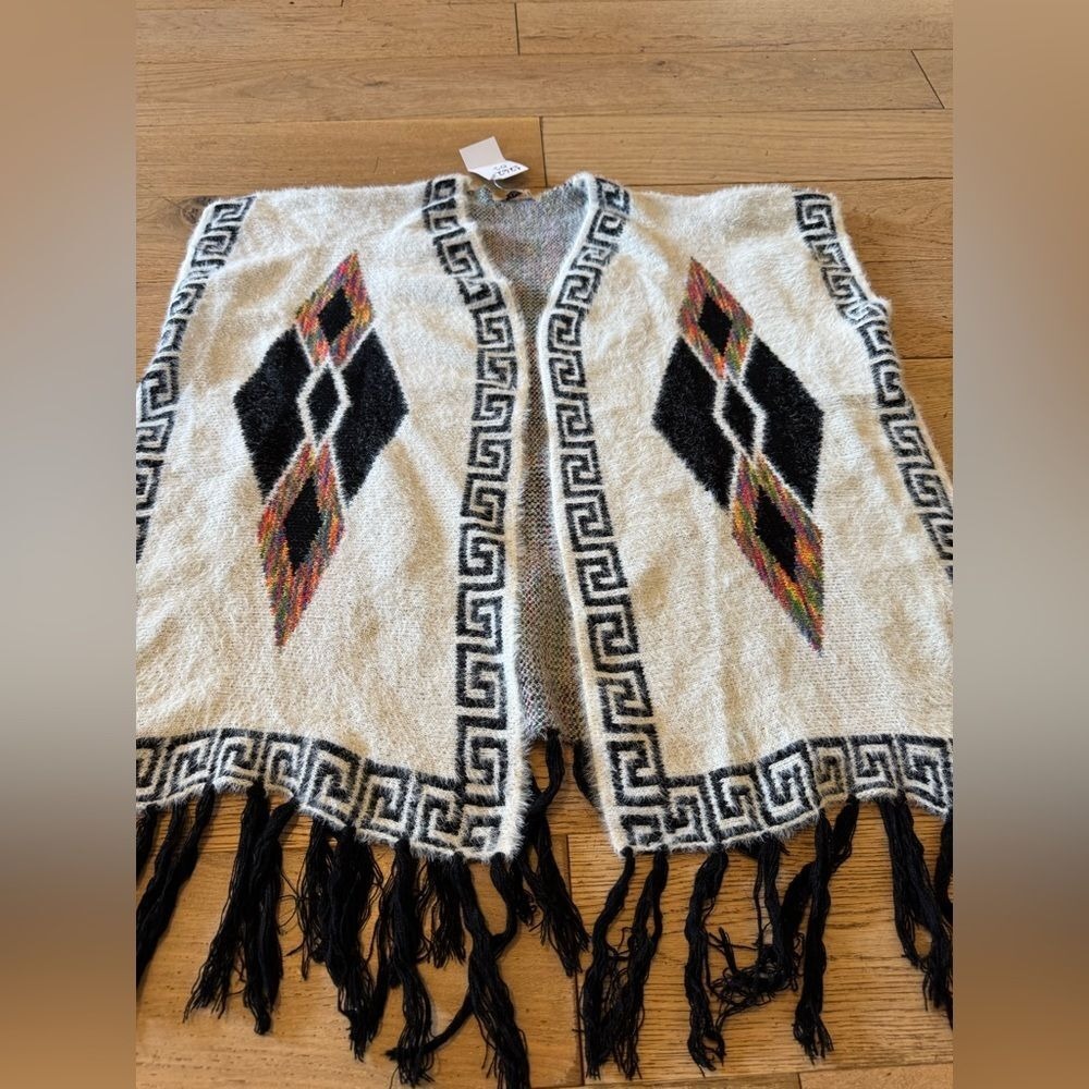 Einii Womens Wool Blend Geometric Diamond Fringe Poncho‎ Vest White Black (1324)